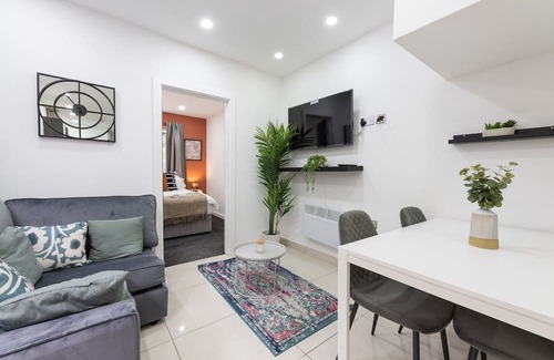 Riverside Apartamento | Cardiff City 2-Bed Gem: Sky TV, WiFi, Garden