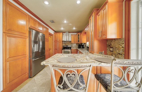 Westchester Casa | Gated Miami pool house