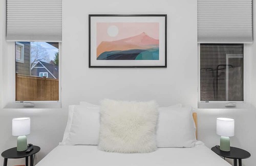 Capitol Hill Apartamento | Jon's Wolf Den in Capitol Hill