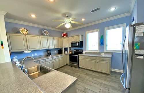 Morgantown Casa | Beach Front - Pools - Pet Friendly