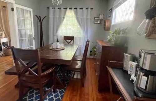 Rose City Park Cama Y Desayuno | NEW LISTING-Adorable Craftsman, great neighborhood