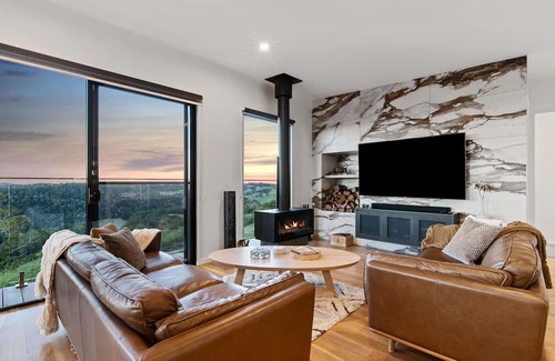 Booroobin Cabina | The Ridge at Maleny - The Deluxe Residence