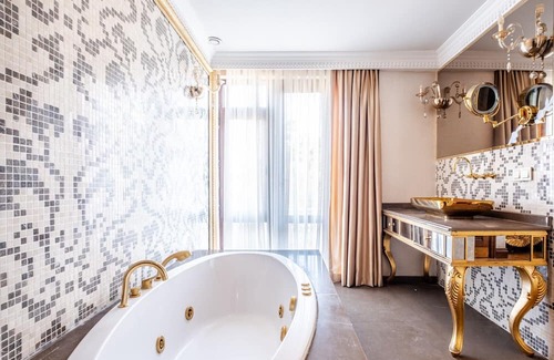 Beylerbeyi Casa | Studio w Garden in Historic Mansion in Beylerbeyi