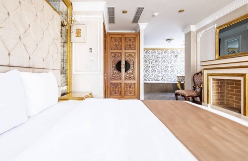 Beylerbeyi Casa | Studio w Garden in Historic Mansion in Beylerbeyi