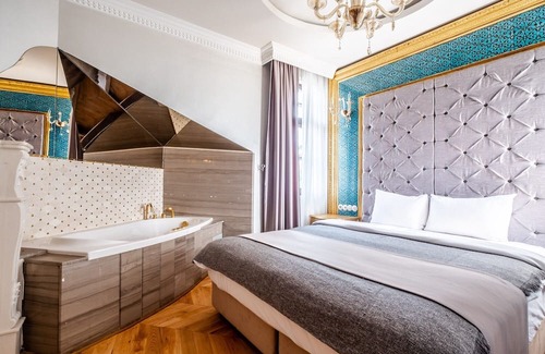 Beylerbeyi Casa | Studio w Garden in Historic Mansion in Beylerbeyi