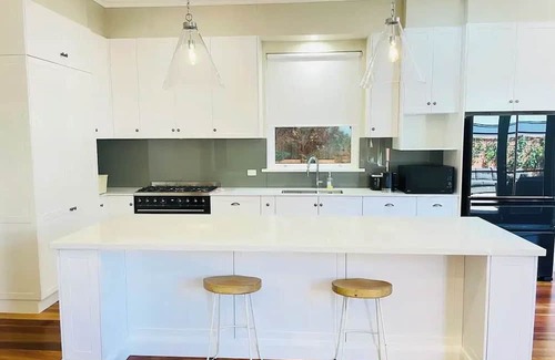 Wagga Wagga Apartamento | Classic Meets Modern in Central Wagga