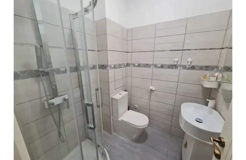 Krisztinavaros Apartamento | cozy apartment with king size bed room 103