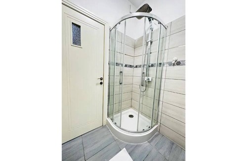 Krisztinavaros Apartamento | cozy apartment with king size bed room 103