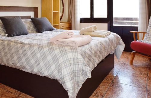 Los Belones Casa | Enjoy an unforgettable time in this vacation home not far from the sea.