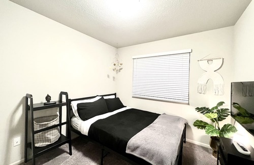 Forest Grove Casa | WFH Zen Den Near McMenamins