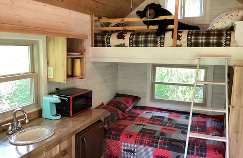 Grass Creek Casa | Riverfront house on the Tippecanoe River- Yogi’s Den - upper level