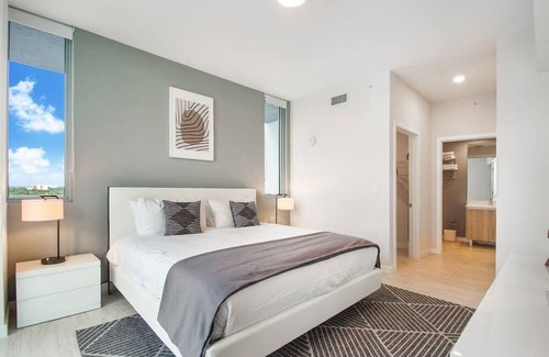 Northeast Miami Condominio | Brandnew unit Miami Design District pool & parking