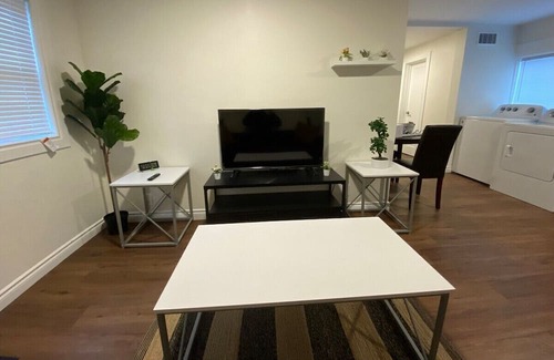 East Windsor Casa | Tiny Home | PetFriendly+Prime+Disney+Parking+Wifi