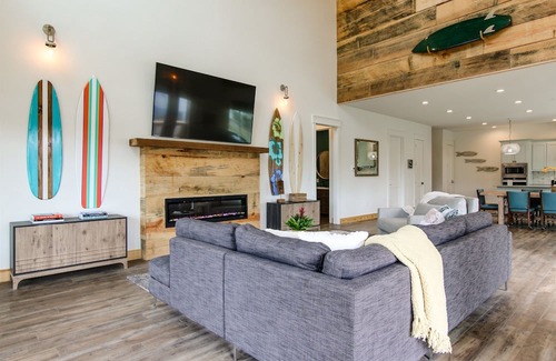 Glenwood Casa | Surf Shack on the Caddo