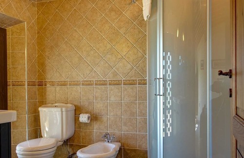 Peccioli Casa | LUXURY COTTAGE IN TUSCAN ESTATE - POOL - NEXT TO A GOLF COURSE! (MORAIOLO)