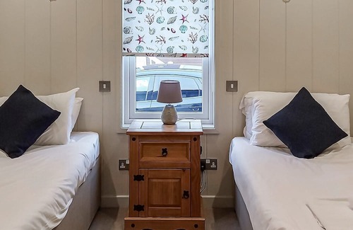 Gisleham Cabina | 2 bedroom accommodation in Lowestoft