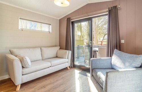 Woolverstone Cabina | 2 bedroom accommodation in Woolverstone, Ipswich