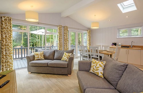 Woolverstone Cabina | 3 bedroom accommodation in Woolverstone, Ipswich