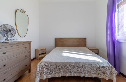 Acate Apartamento | Holiday Apartment 'Appartamento con giardino' with Sea View, Shared Terrace & Garden