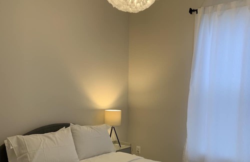 Urbana Casa | New 4 bedroom townhouse.