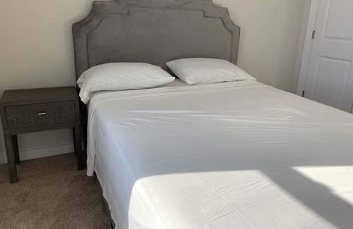 Urbana Casa | New 4 bedroom townhouse.