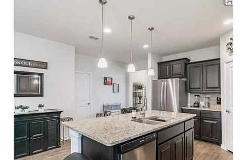 Azle Casa | EZ access to DFW, w office