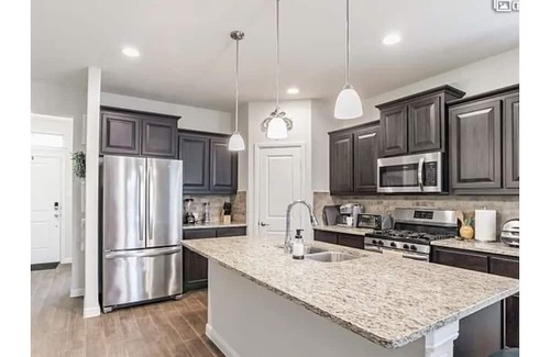 Azle Casa | EZ access to DFW, w office