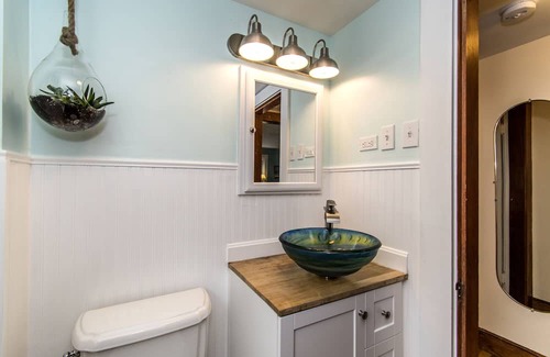 Kittery Casa | Bright, Open Maine Seacoast Cape Cottage - Close to Everything!