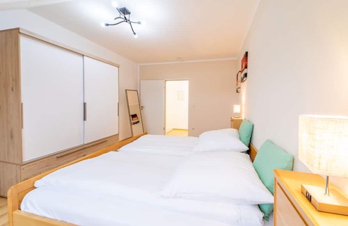 Coburg Apartamento | Modern top floor apartment with parking - Netflix