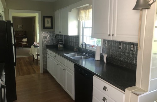 Dunkirk Casa | Lovely 3 BR Cape Cod House Near Beach