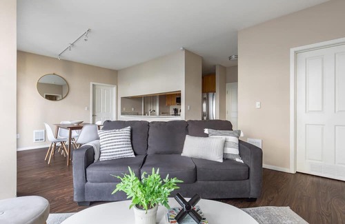 Northwest Bellevue Apartamento | Bellevue | Modern 2BD/2BA Apartment
