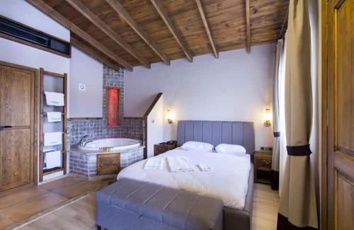 Orhangazi Casa | Luxurious Suits with Private Pool and Jacuzzi