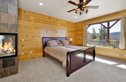 Castle Glen Estates Cabina | 2206-golden Oak Log Cabin 7 Bedroom Home by RedAwning