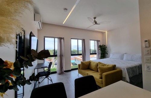 Alajuela Apartamento | Loft conveniently located five minutes from airport