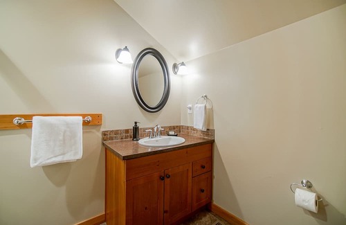Kent Chalet De Esquí | Unit #2 | Harrison Chalet Suites @ Harrison Hot Springs