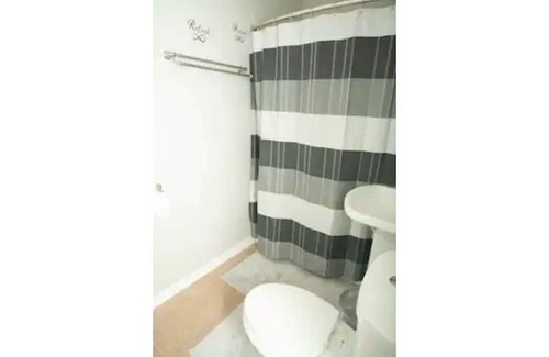 Bronzeville Casa | 7 STAR THE MALIA OASIS #2 3BR/1.5ba + Office Space