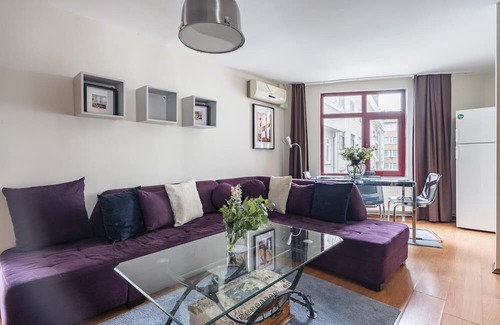 Osmanbey Apartamento | Central Flat with Balcony and Terrace in Sisli