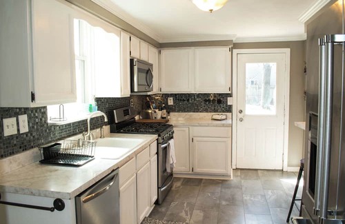 St. Bernard Casa | Entire 2 Bedroom Home - Close to Everything