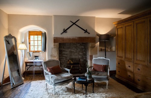 Selkirk Otro | Cosy castle in the Ettrick Forest. Luxury self-catering accommodation for ten.