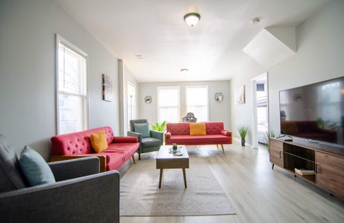 North Bergen Apartamento | Spacious 4 bed 2.5 bath close to NYC FREE Parking!