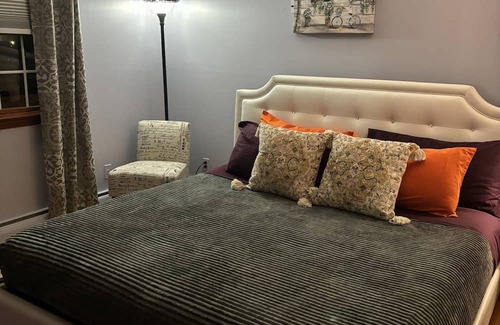 Hamden Cama Y Desayuno | King/Queen suits available Guest House quiet & serene
