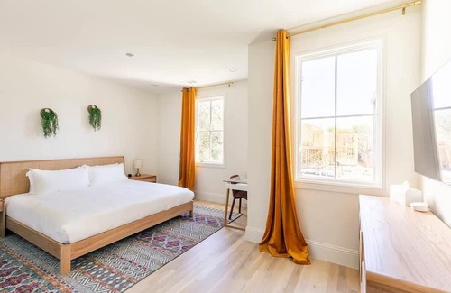 Dallas Casa | Chateau Lux Summary: