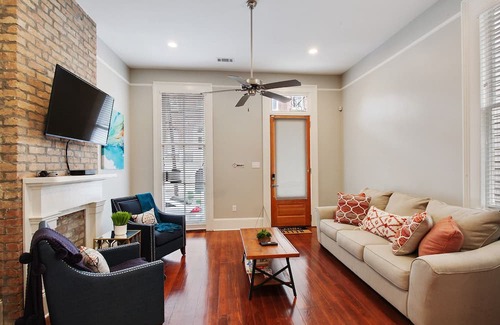 Faubourg Livaudais Casa | Walk to Historic St. Charles Street!