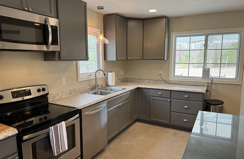 Ruther Glen Cabaña | Stay and Play! Country Cottage Getaway with PRIVATE 3 Acre Swimming Pond