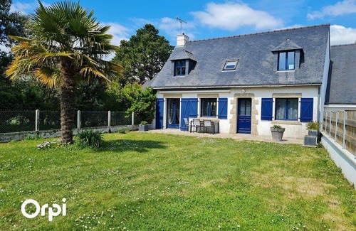 Arzon Casa | Large house for ten people with garden