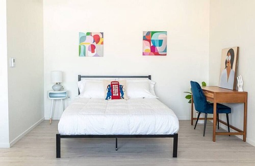 Barrio Santa Rosa Apartamento | FL216 · Contemporary Studio in Sought-After Location