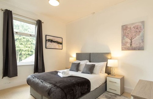 Coventry Casa | Barras House - Cosy home with parking close to Coventry City Centre and the Hospital