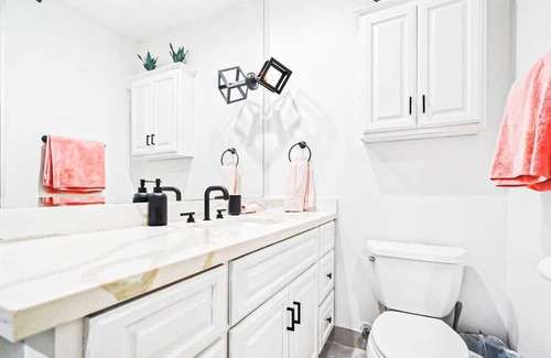 Ladera Heights Casa | Head-turning 3BR House - HD-Lad