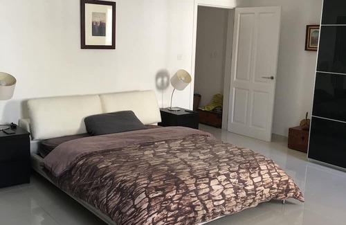 Tal-Ghoqod Casa | This Flat is Very Close to Might Clubs St Julians. Just by Wall 8 min From Home