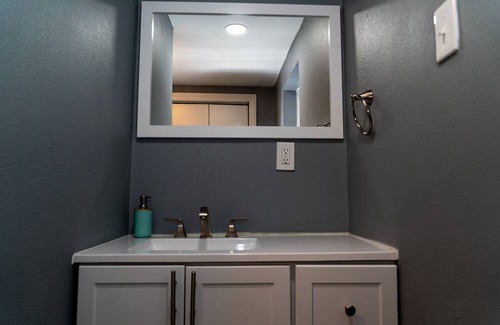 Temple Crest Apartamento | Space jam experience Busch gardens!